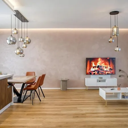 Διαμέρισμα Penthouse Karlin *