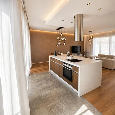 Penthouse Karlin Διαμέρισμα *