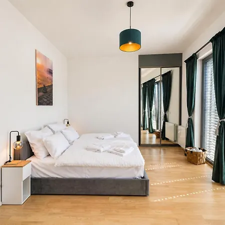 Penthouse Karlin Διαμέρισμα *